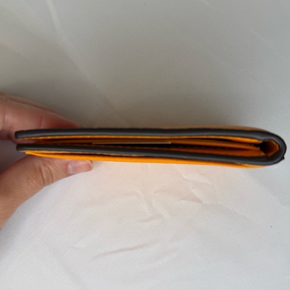 Michael Kors Slim Bifold Leather Card Case Wallet in Pumpkin Orange — NWT - Picture 4 of 6